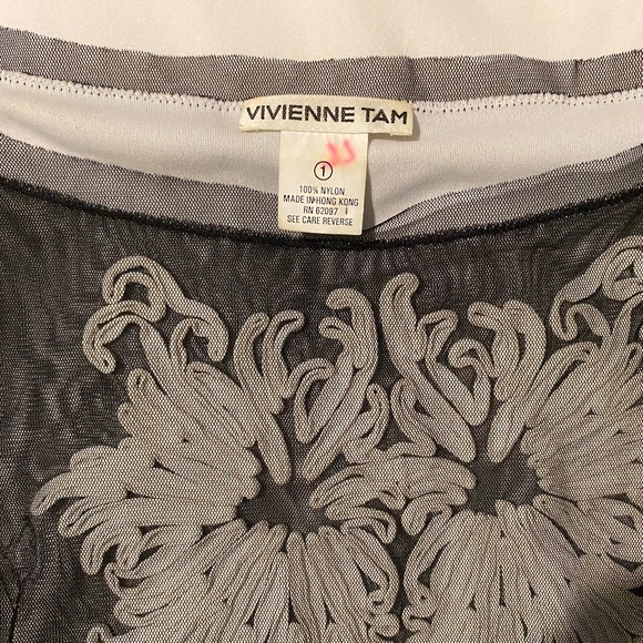 Vivienne Tam Top White Embroidered with Fine Black Mesh Overlay, Size 1 - Picture 3 of 3